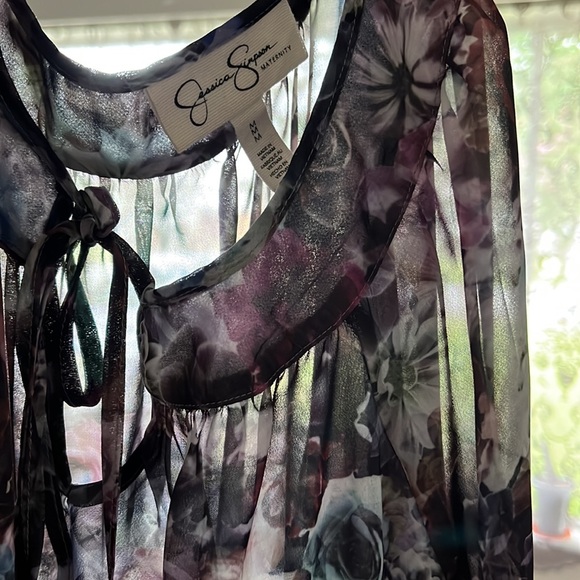 Sheer Maternity blouse size m - Picture 9 of 9